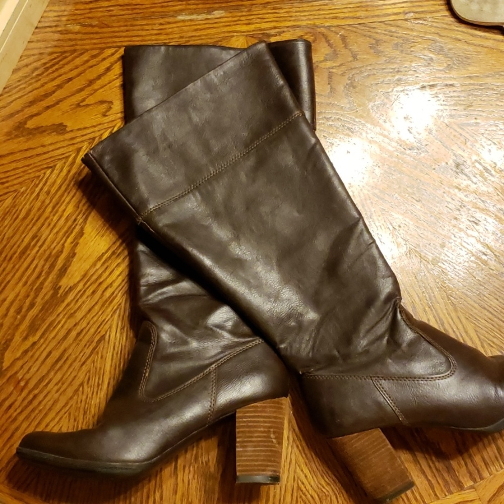 Sonoma brown boots